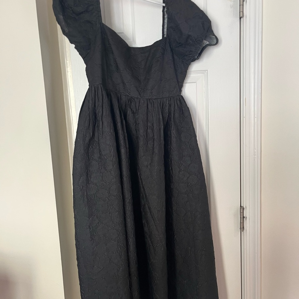 Lulu's Black Puff Sleeve Maxi Dress